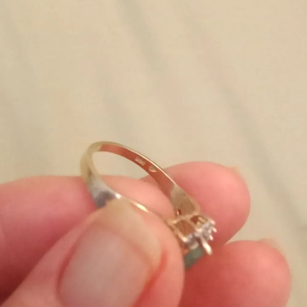 14K Marquise cut Emerald and diamond ring. Size 8 - Picture 5 of 13